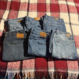 (6) Judy Blue Women's Straight Leg & frayed bottom Jeans - Multiple Blue Washes